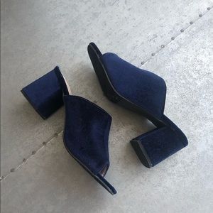 Navy velvet Catherine Malandrino mules